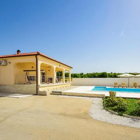 Nisa By Interhome * Visocane