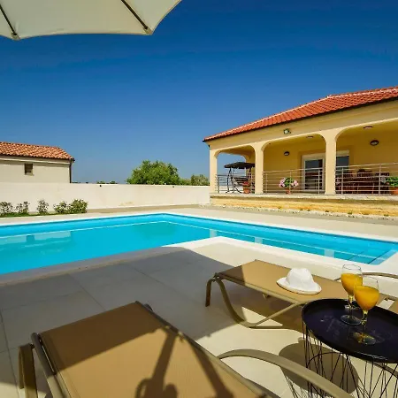 Holiday home Nisa By Interhome