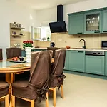 Nisa By Interhome Visocane