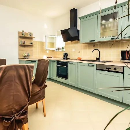 Nisa By Interhome * Visočane