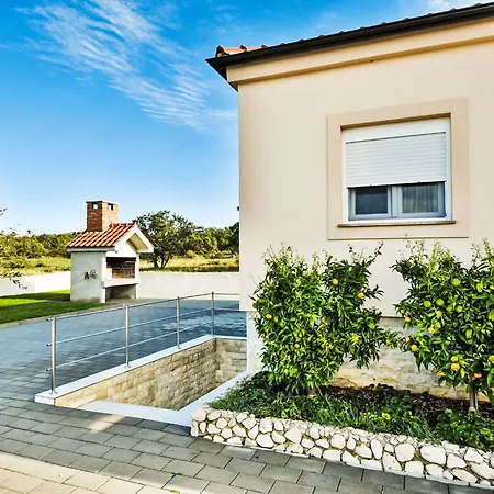 펜션 Nisa By Interhome *